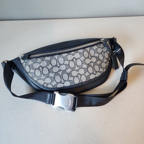 Coach Beltbag/Waist/Sling "LIKE NEW" - Picture 9 of 16
